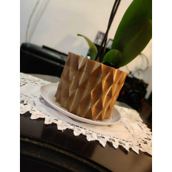 Maceta con diseño en diamante